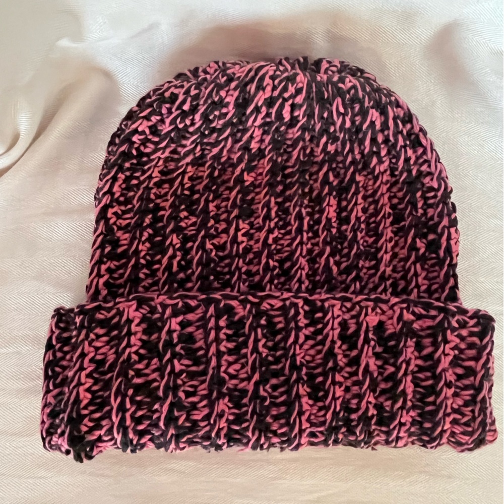 Slouchy beanie, pink and black knit, hand made, great gift idea!‎